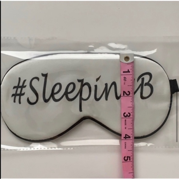 Silk Sleeping Eye Mask Hashtag SleepingB White - Picture 5 of 7